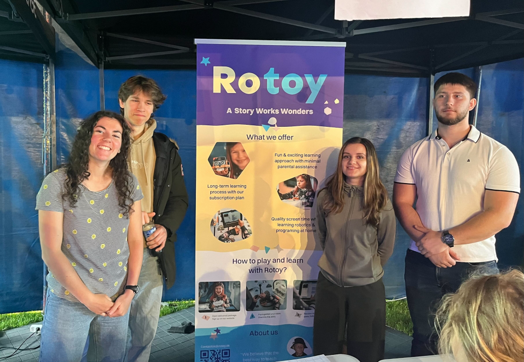 Learning through Play: Rotoy at Odense Robot and Science Festival